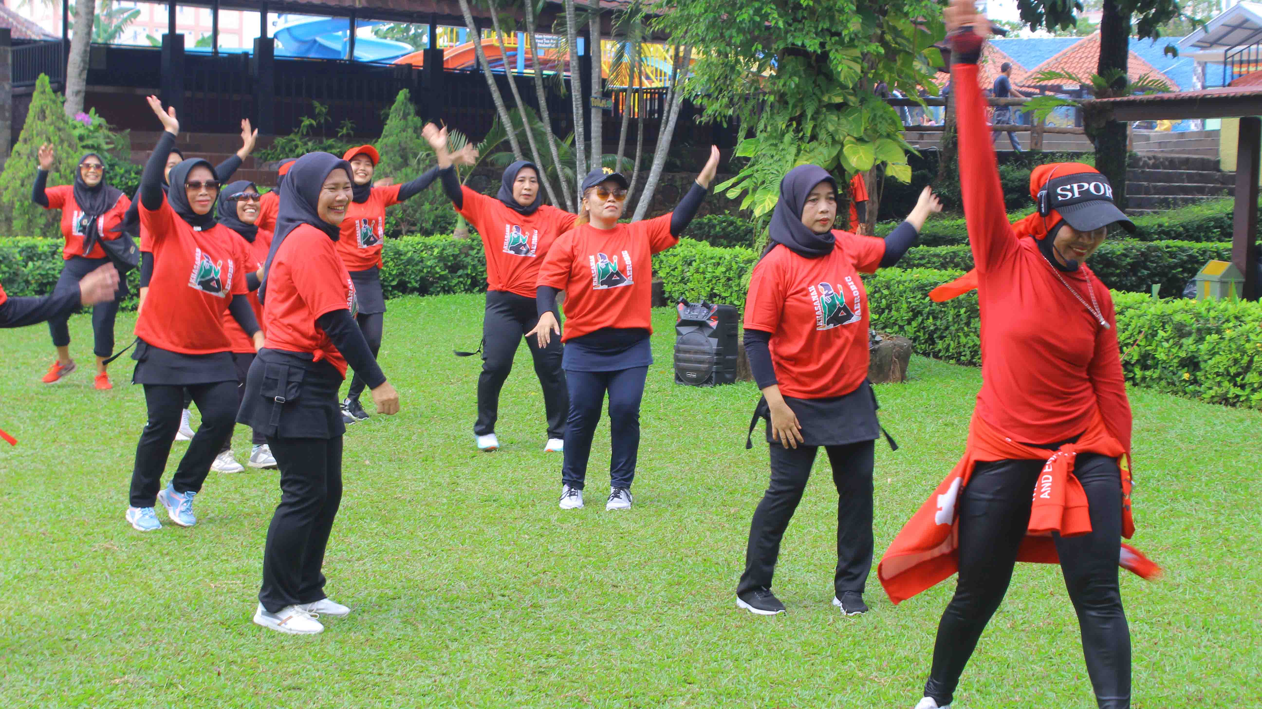 Foto 2 Penutupan Senam Khasanah 45