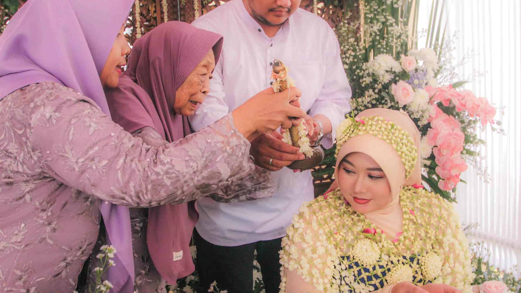 Foto 1 Siraman Elita Putri