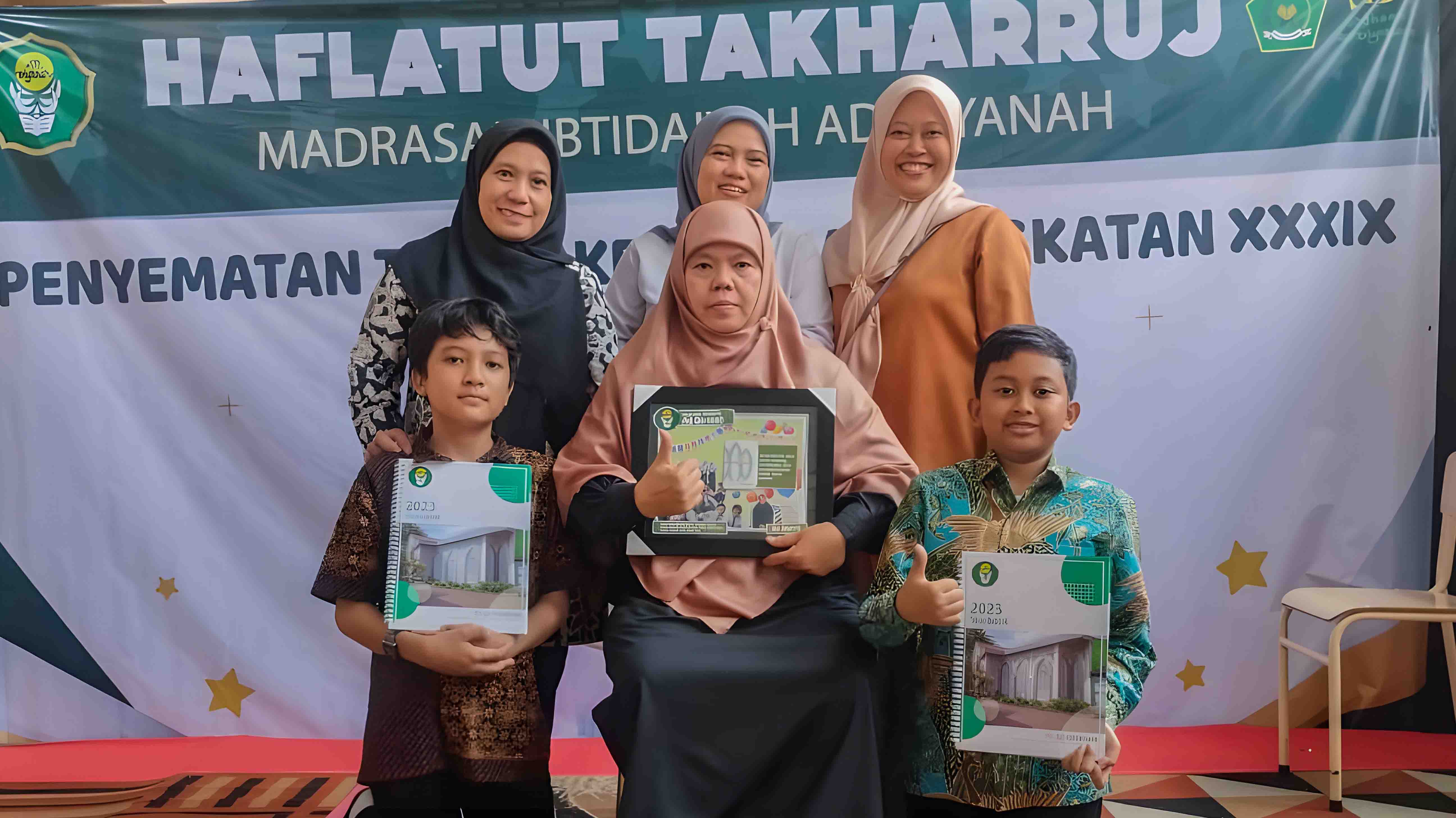 Foto 1 Yearbook MI Ad-Diyanah